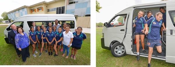 Students of Palmerston Girls Academy / Mini-bus funded by INPEX